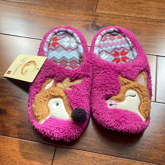 SLIPPERS DEER NEW WITH TAGS SIZE 7/8 - Picture 1 of 3